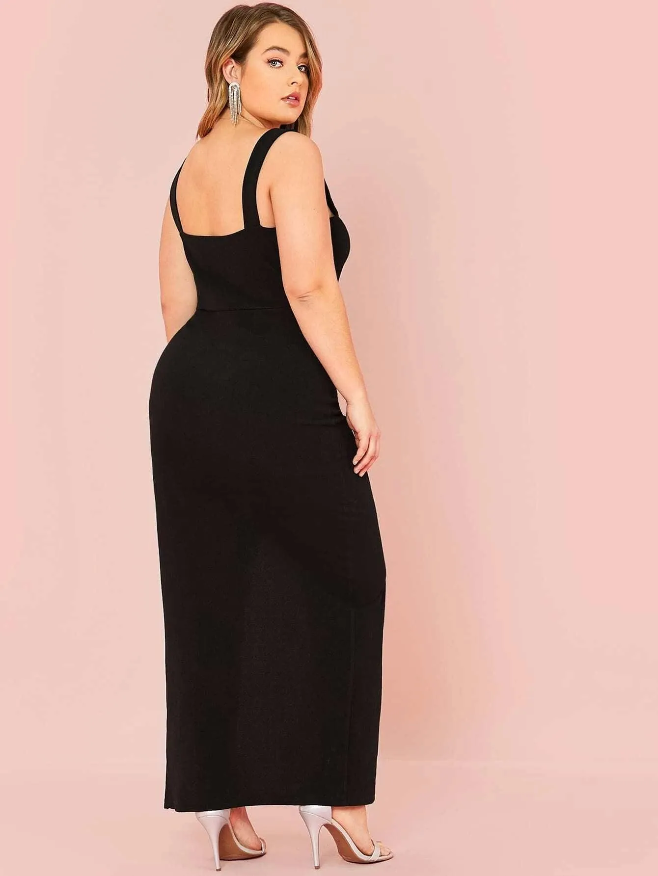 Vestido Liso Com Abertura Lateral Plus Size - Samira